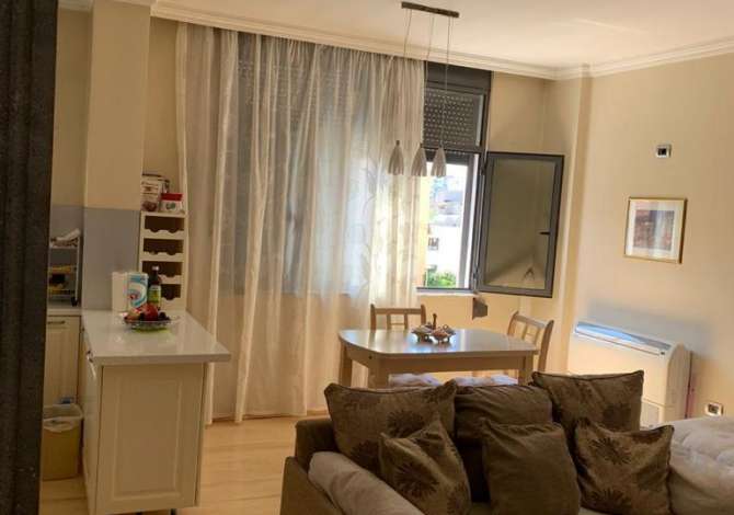 Shtepi ne shitje Apartament ne Tirane, 2+1, Mobilimi E mobiluar, Pagesa 160,000  Euro.