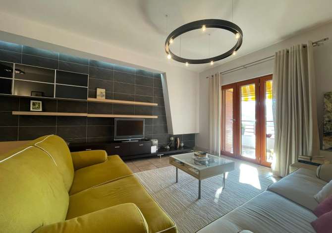 Shtepi me qera Apartament ne Tirane, 3+1, Mobilimi E mobiluar, Pagesa 800  Euro.