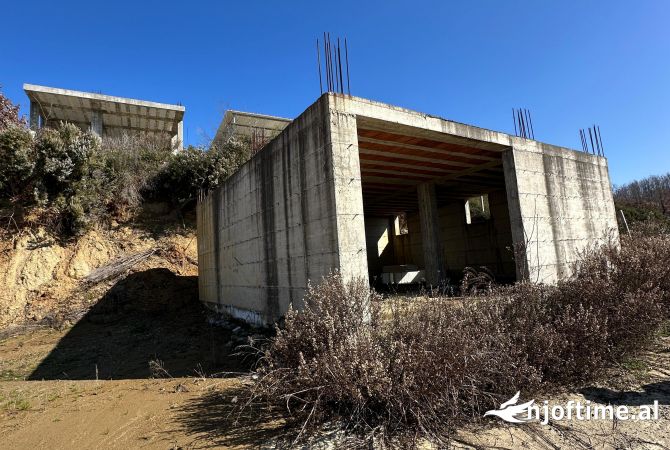 Shtepi ne shitje Shtepi Private ne Durres, 3+1, Mobilimi Bosh, pa mobiluar, Pagesa 160,000  Euro.