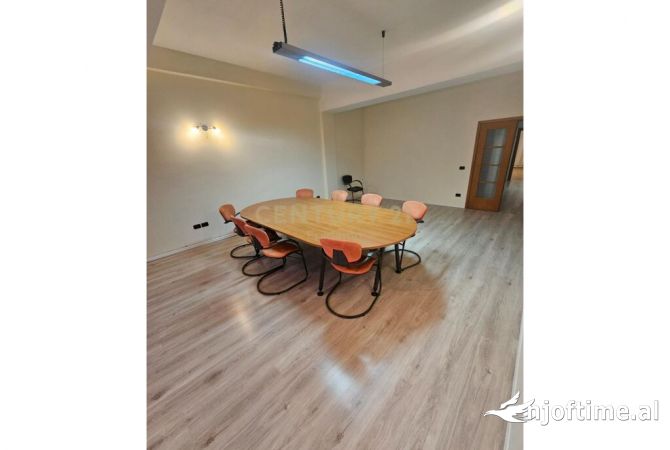 Business Property in Sale 3+1 in Durres - 390,600 Euro