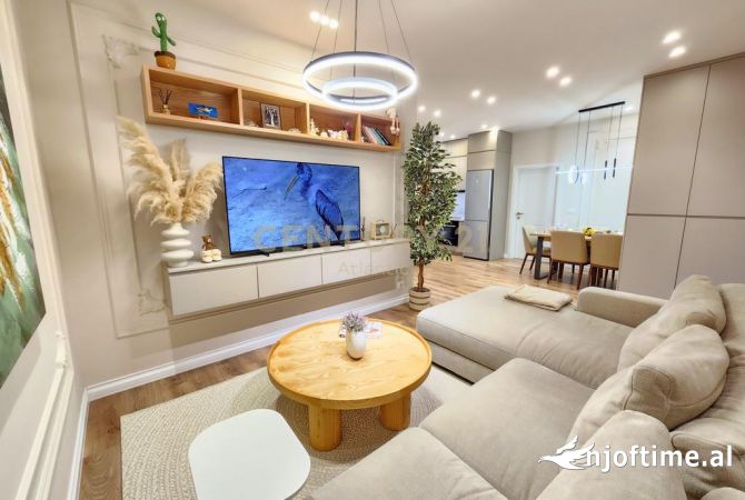 Shtepi ne shitje Apartament ne Durres, 2+1, Mobilimi E mobiluar, Pagesa 148,000  Euro.