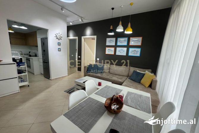 Shtepi ne shitje Apartament ne Durres, 2+1, Mobilimi E mobiluar, Pagesa 250,000  Euro.
