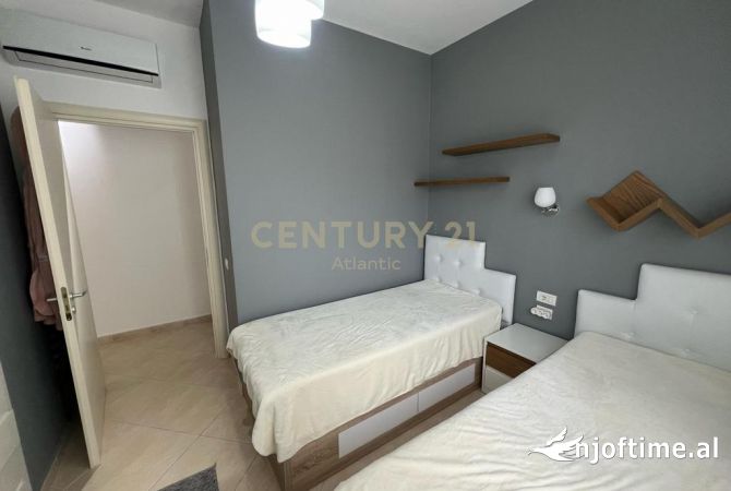 Shtepi ne shitje Apartament ne Durres, 2+1, Mobilimi E mobiluar, Pagesa 250,000  Euro.