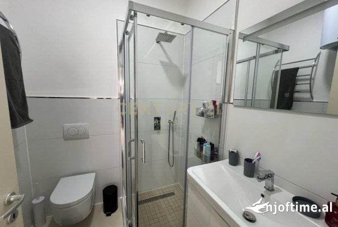 Shtepi ne shitje Apartament ne Durres, 2+1, Mobilimi E mobiluar, Pagesa 250,000  Euro.