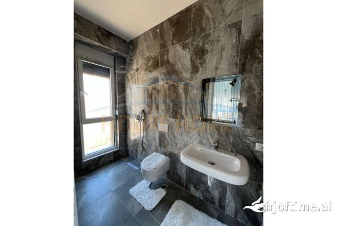 Shtepi me qera 2+1 ne Tirane - 600 Euro