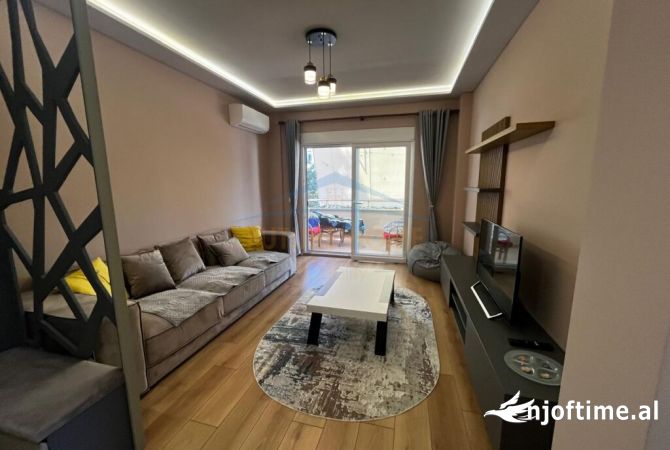 Shtepi ne shitje Apartament ne Durres, 1+1, Mobilimi E mobiluar, Pagesa 128,000  Euro.