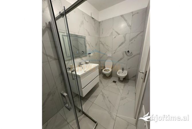 Shtepi ne shitje Apartament ne Tirane, 2+1, Mobilimi Bosh, pa mobiluar, Pagesa 287,000  Euro.