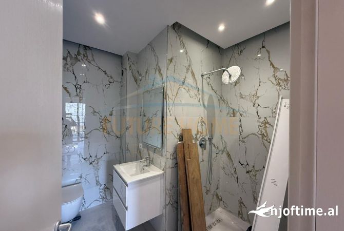 Shtepi ne shitje Apartament ne Tirane, 2+1, Mobilimi Bosh, pa mobiluar, Pagesa 320,000  Euro.