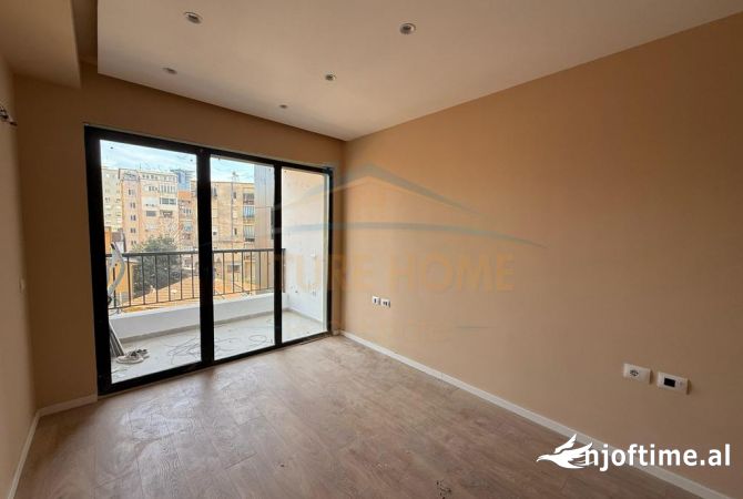 Shtepi ne shitje Apartament ne Tirane, 2+1, Mobilimi Bosh, pa mobiluar, Pagesa 320,000  Euro.