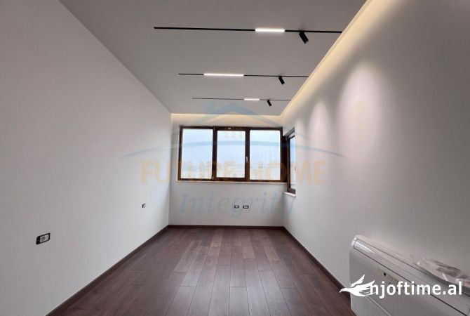 Shtepi ne shitje Apartament ne Tirane, 3+1, Mobilimi Pjeserisht e mobiluar, Pagesa 600,000  Euro.