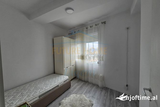 Shtepi ne shitje Apartament ne Tirane, 3+1, Mobilimi E mobiluar, Pagesa 350,000  Euro.
