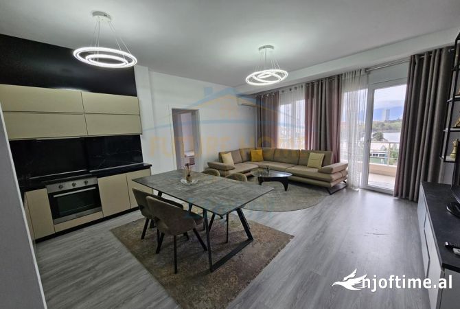 Shtepi ne shitje Apartament ne Tirane, 3+1, Mobilimi E mobiluar, Pagesa 350,000  Euro.