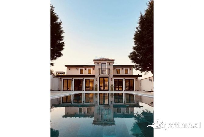 Shtepi ne shitje 7+1 ne Durres - 690,000 Euro