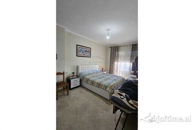Shtepi ne shitje Apartament ne Durres, 2+1, Mobilimi E mobiluar, Pagesa 117,000  Euro.