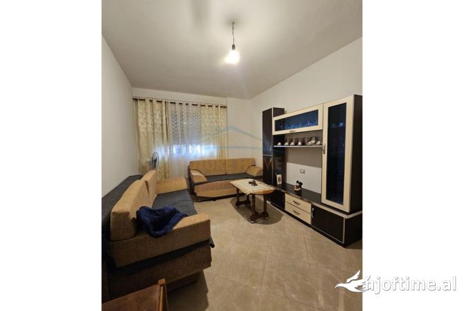 Shtepi ne shitje Apartament ne Durres, 2+1, Mobilimi E mobiluar, Pagesa 117,000  Euro.