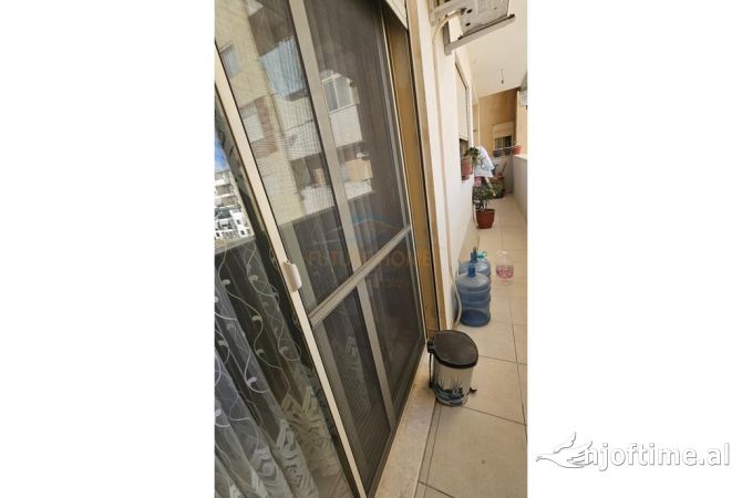 Shtepi ne shitje Apartament ne Durres, 2+1, Mobilimi E mobiluar, Pagesa 117,000  Euro.