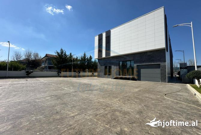 Ambient biznesi me qera 3+1 ne Tirane - 15,000 Euro