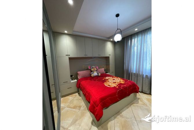 Shtepi ne shitje Apartament ne Tirane, 1+1, Mobilimi E mobiluar, Pagesa 127,000  Euro.