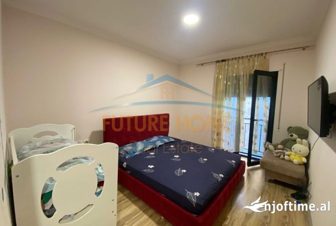 Shtepi ne shitje Apartament ne Tirane, 3+1, Mobilimi E mobiluar, Pagesa 260,000  Euro.