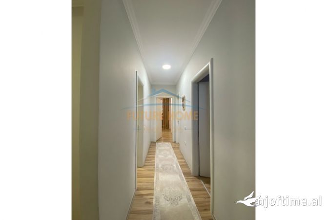 Shtepi ne shitje Apartament ne Tirane, 3+1, Mobilimi E mobiluar, Pagesa 260,000  Euro.