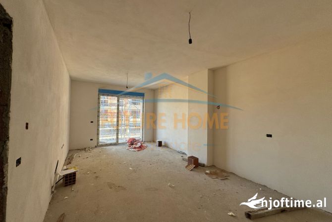 Shtepi ne shitje Apartament ne Tirane, 2+1, Mobilimi Bosh, pa mobiluar, Pagesa 199,000  Euro.