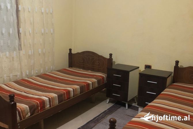 Shtepi me qera Shtepi Private ne Tirane, 1+1, Mobilimi E mobiluar, Pagesa 27,000  Leke.