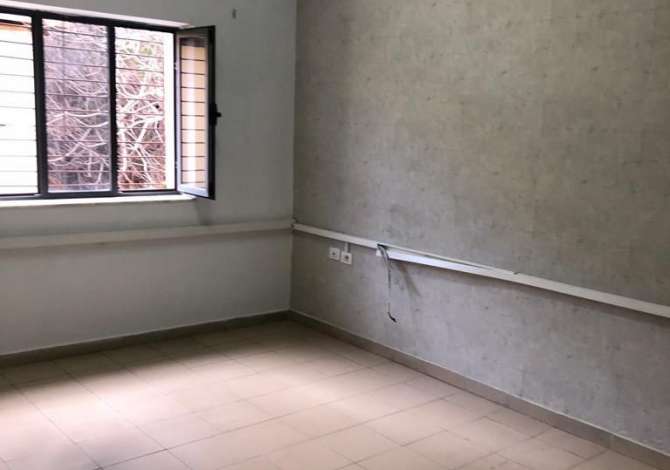 Ambient biznesi me qera 1+1 ne Tirane - 700 Euro