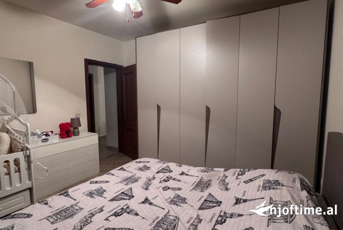 Shtepi me qera 2+1 ne Tirane - 750 Euro