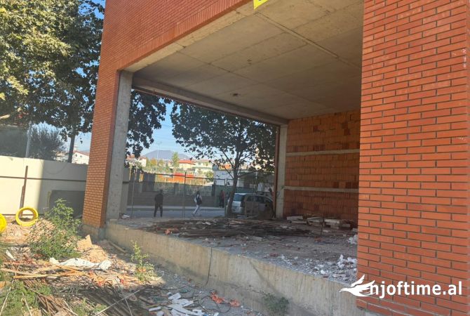 Ambient biznesi ne shitje 1+1 ne Tirane - 207,200 Euro