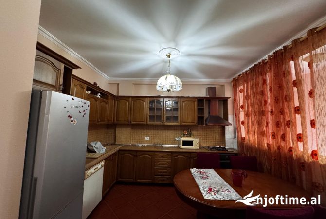 Shtepi me qera 2+1 ne Tirane - 700 Euro
