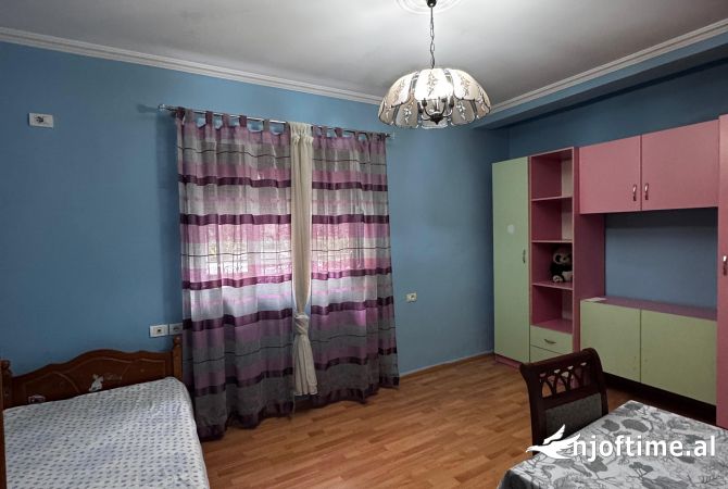 Shtepi me qera 2+1 ne Tirane - 700 Euro