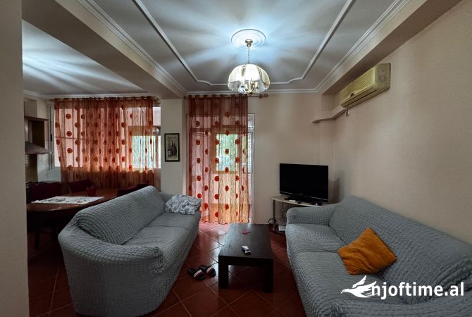 Shtepi me qera 2+1 ne Tirane - 700 Euro