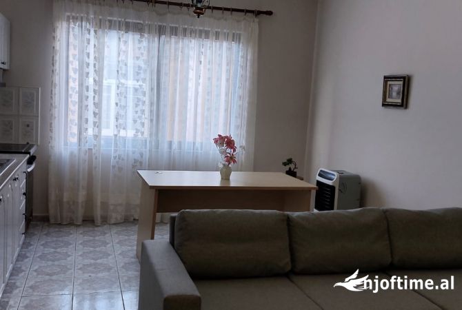 Shtepi me qera 1+1 ne Tirane - 45,000 Leke