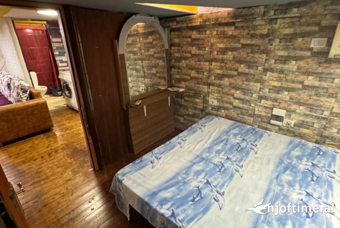 Shtepi me qera Apartament ne Tirane, 1+1, Mobilimi E mobiluar, Pagesa 250  Euro.