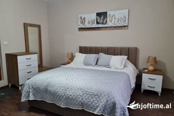 Shtepi me qera 2+1 ne Tirane - 700 Euro