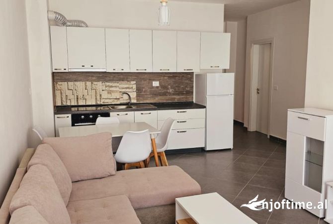 Shtepi me qera 1+1 ne Vlore - 450 Euro
