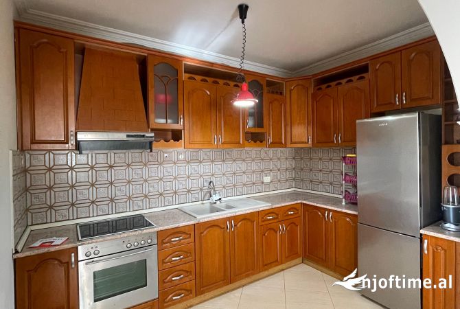 Shtepi me qera 2+1 ne Tirane - 460 Euro