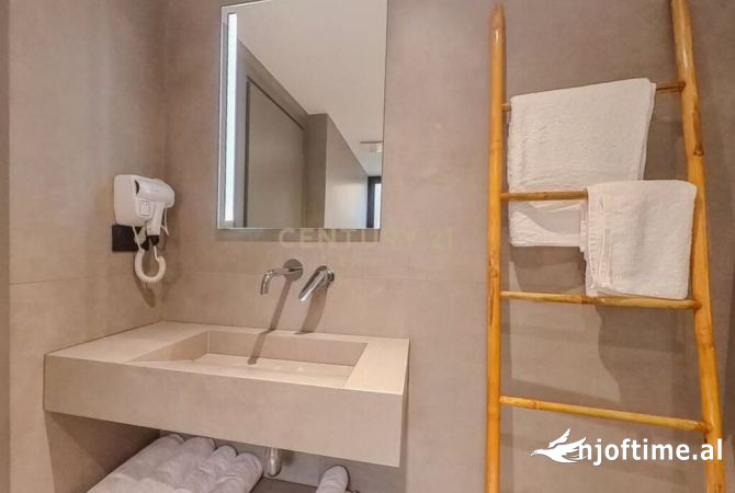 Ambient biznesi ne shitje 5+1 ne Sarande - 2,500,000 Euro
