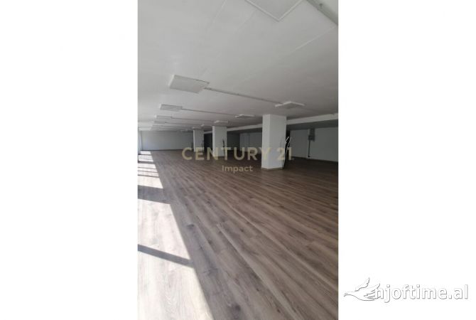 AMBJENT KOMERCIAL 550m2 NE SHITJE 715,000 Euro
