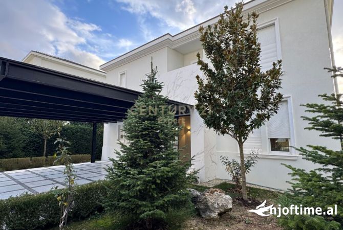 Shtepi ne shitje Vila Luksoze ne Tirane, 4+1, Mobilimi Pjeserisht e mobiluar, Pagesa 2,300,000  Euro.