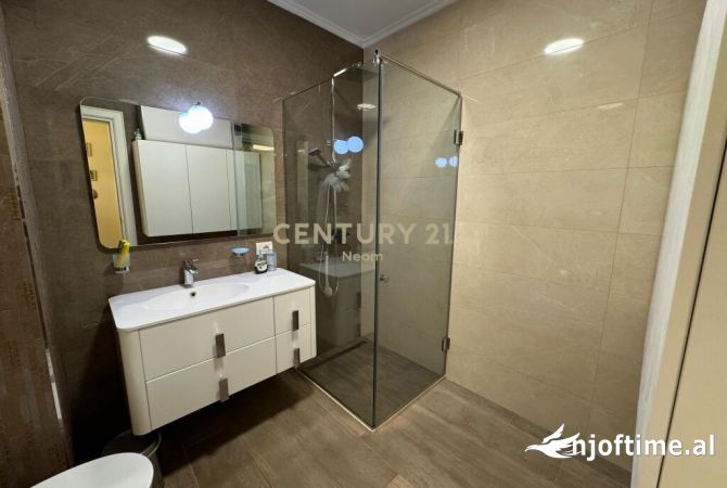 Shtepi ne shitje Apartament ne Tirane, 2+1, Mobilimi E mobiluar, Pagesa 375,000  Euro.