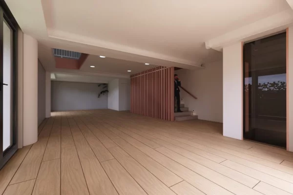  Jepet me qera vile  4 Kate, 409 m2 6.000 Euro