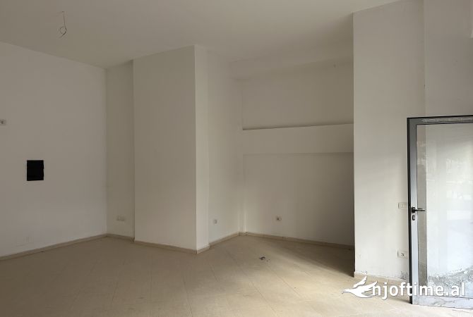 Ambient biznesi ne shitje 1+1 ne Tirane - 53,000 Euro