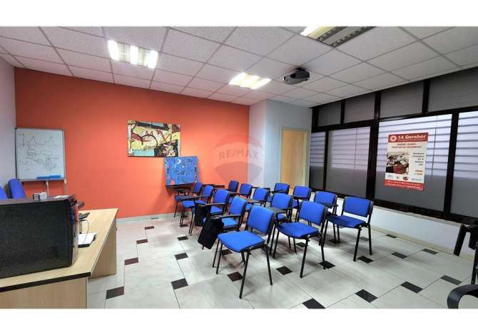 ZYRE ME QIRA 293 m2 RRUGA ELBASANIT