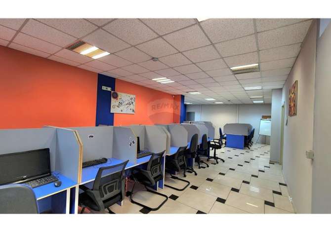 ZYRE ME QIRA 293 m2 RRUGA ELBASANIT