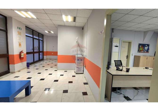 Ambient biznesi me qera 3+1 ne Tirane - 3,000 Euro