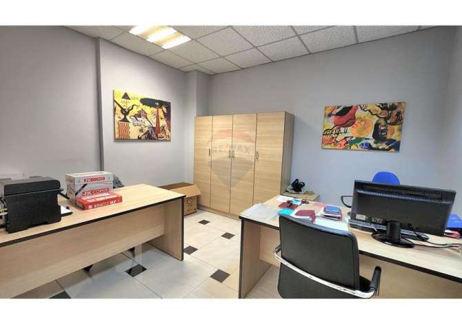 Ambient biznesi me qera 3+1 ne Tirane - 3,000 Euro