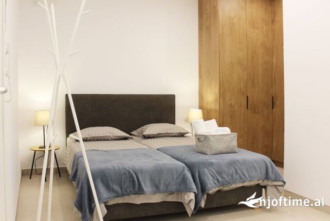 Shtepi me qera Apartament ne Tirane, Garsoniere, Mobilimi E mobiluar, Pagesa 60,000  Leke.