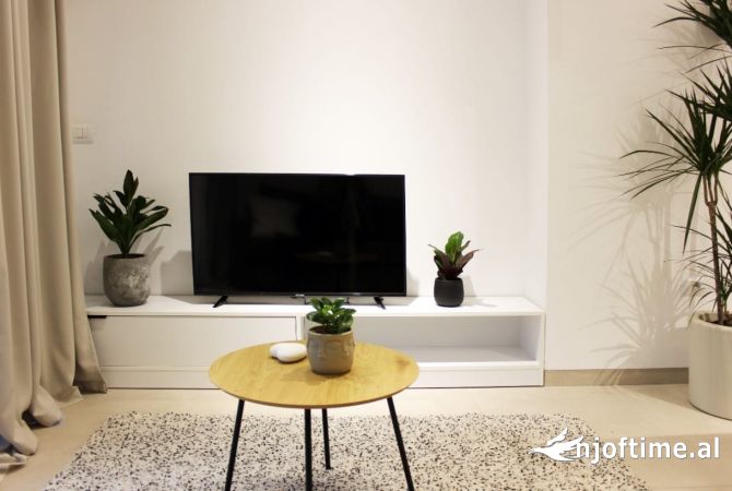 Shtepi me qera Apartament ne Tirane, Garsoniere, Mobilimi E mobiluar, Pagesa 60,000  Leke.