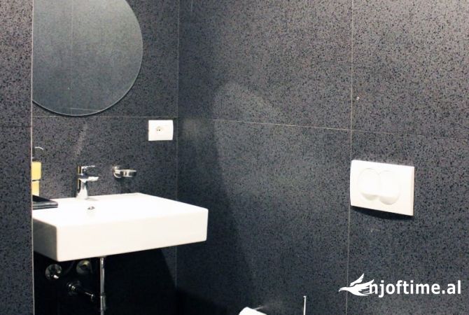 Shtepi me qera Apartament ne Tirane, Garsoniere, Mobilimi E mobiluar, Pagesa 60,000  Leke.